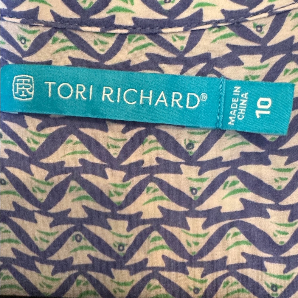 Tori Richard‎ Silk Popover Shirt Style Dress Roll Sleeves.  EUC Size 10 - Picture 3 of 6